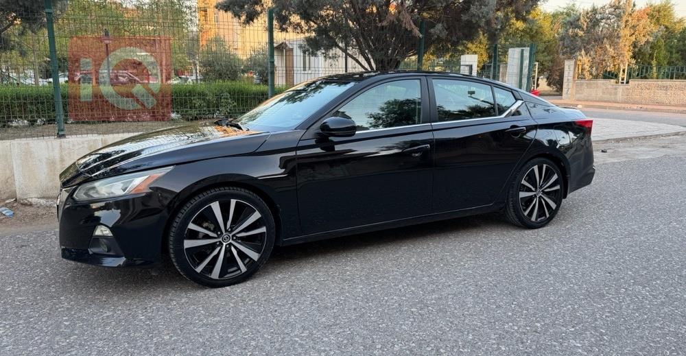 نيسان ألتيما